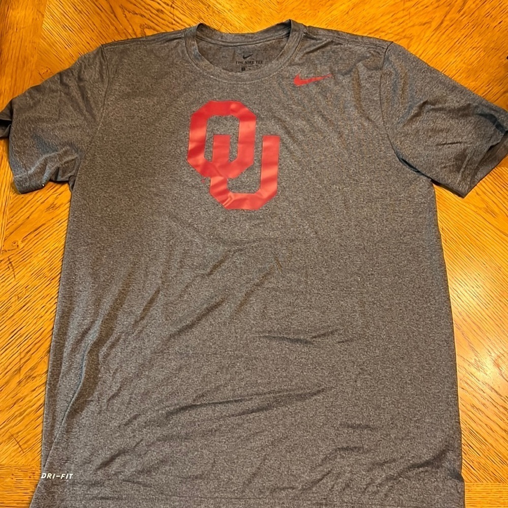 COPY - Mens large, Nike Dri-fit shirt, OU